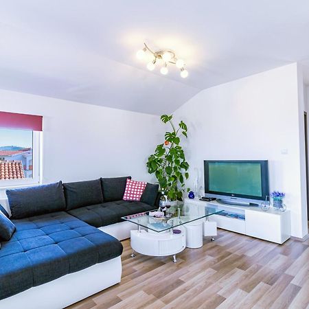 Apartments With A Parking Space Bilice, Krka - 13545 Sibenik Room photo